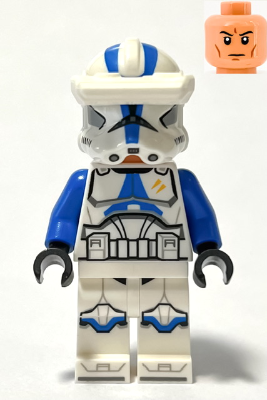 Clone Trooper Specialist, 501st Legion "Phase 2" - Blue Arms, Macrobinoculars, Nougat Head, Helmet with Holes missing white visor