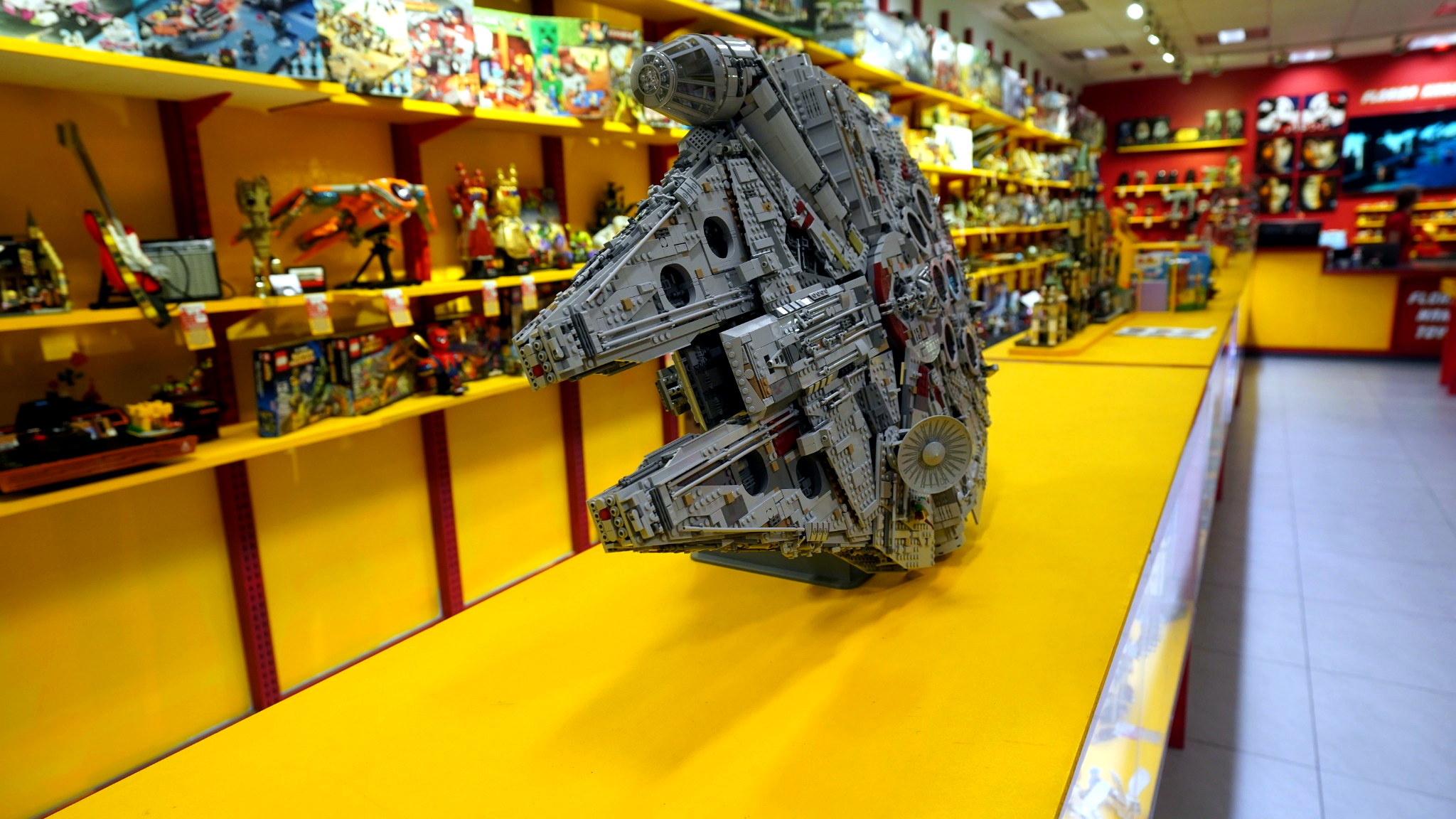 Millennium Falcon 75192 - Image 5